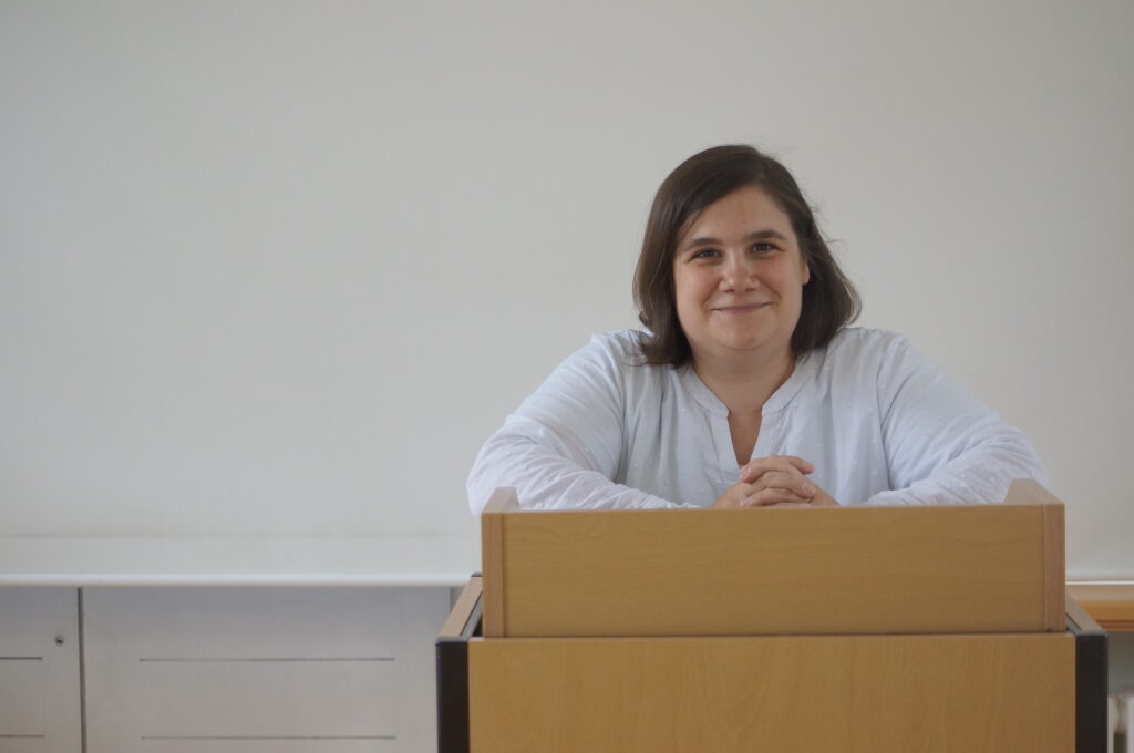 Voici Ruth Ebach, professeure d'Ancien testament à l’Université de Lausanne et accompagnante de notre cours biblique 2023-2024